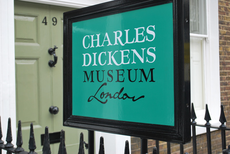 Dickens_Museum_external_sign